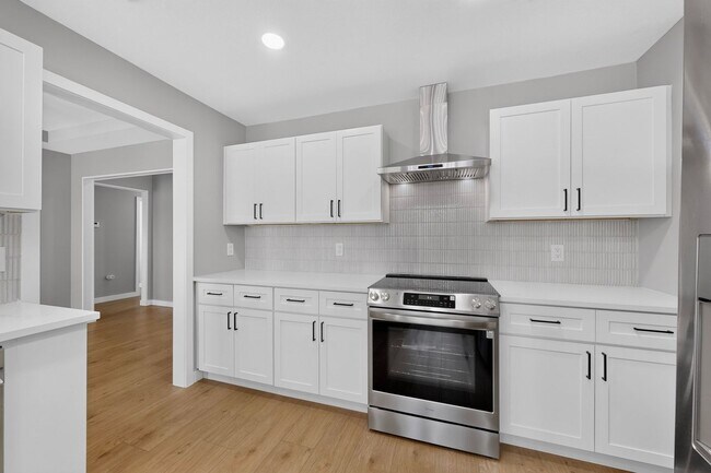 Building Photo - Beautifully Renovated Home In Carrollton Ready For Move-in