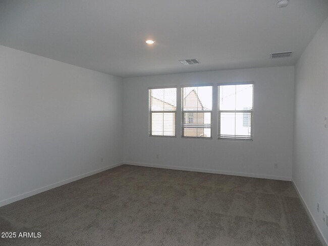 Building Photo - 1159 E Sabino Dr