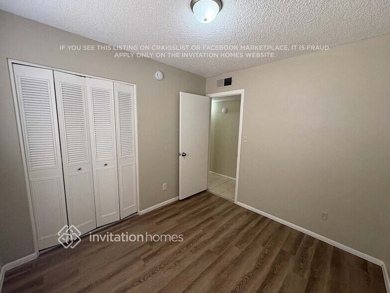 Building Photo - 7556 W Turney Ave