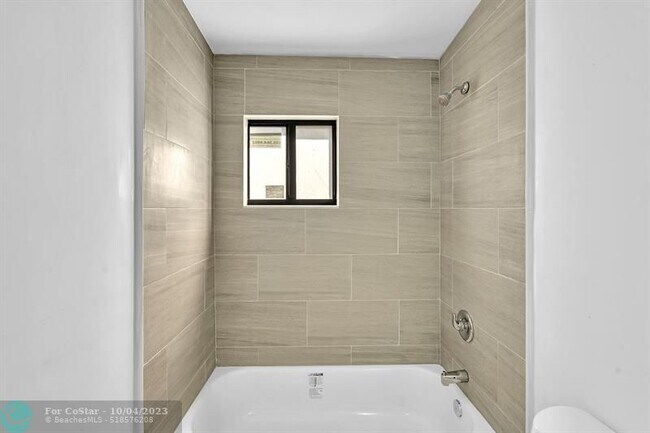Building Photo - 1396 NW 60th St