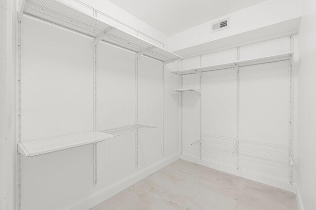 Building Photo - 9055 Wiles Rd
