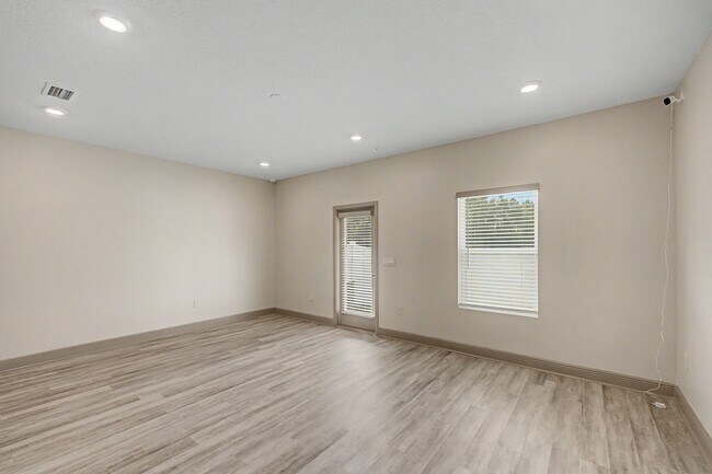 Building Photo - 9055 Golden Eye Dr