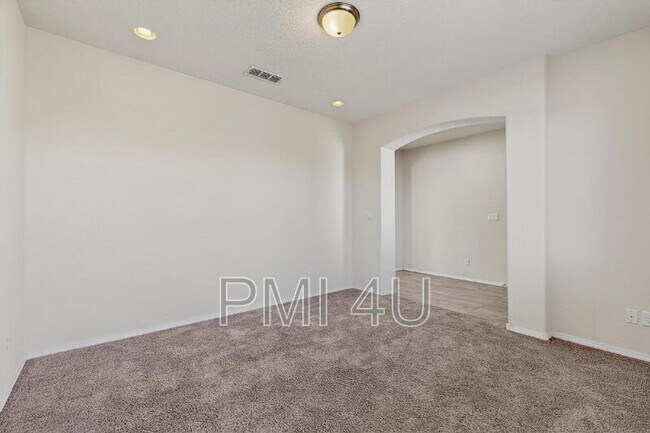 Building Photo - 7110 Overview Rd NE