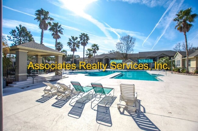 Building Photo - 3 bedroom home in Windsor Park!  Move in early August!