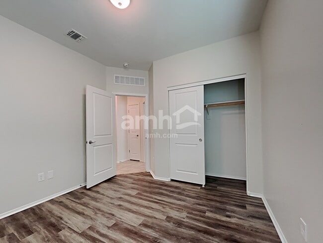 Building Photo - 6870 E Via Arroyo Largo