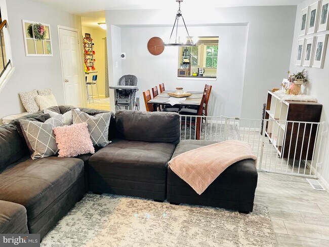 Building Photo - 16 Mateus Way