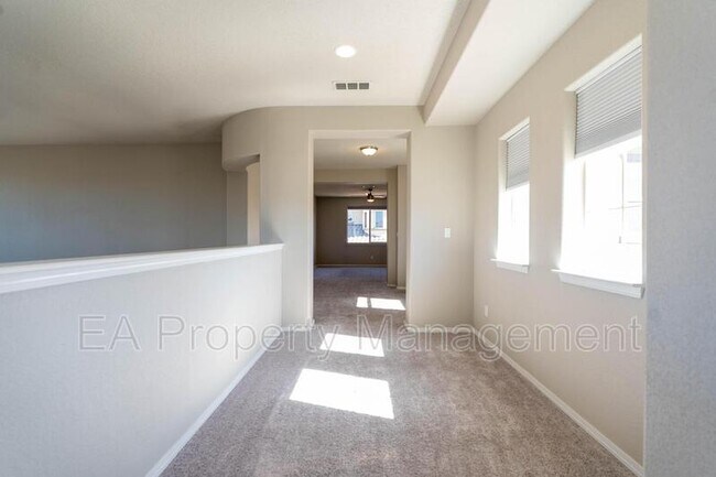 Building Photo - 827 Mesa Roja Trail NE