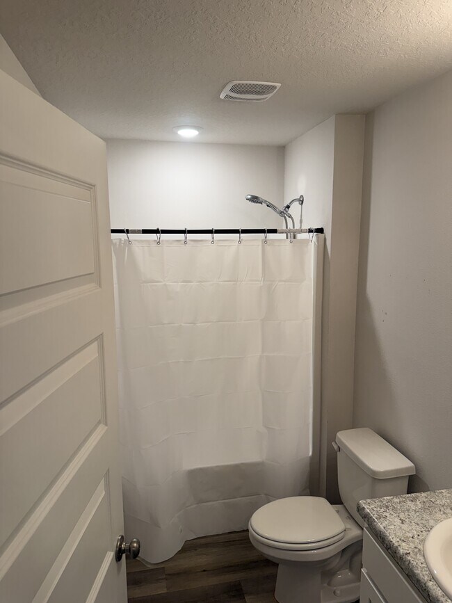 Building Photo - 5462 Peach Dr