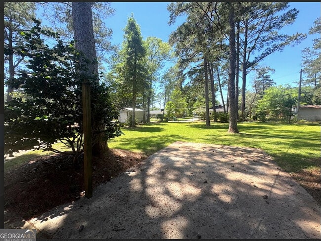 Building Photo - 427 Meadowlark Dr