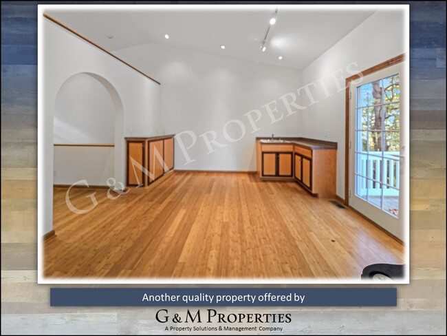 Building Photo - Rare Studio Apartment Available Now in Can...