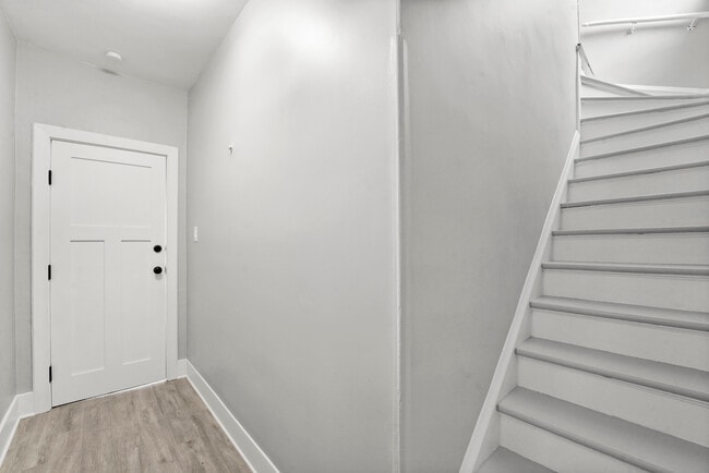 Building Photo - 1520 S 51st Ct