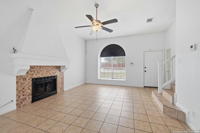 Building Photo - 10203 Raven Field Dr