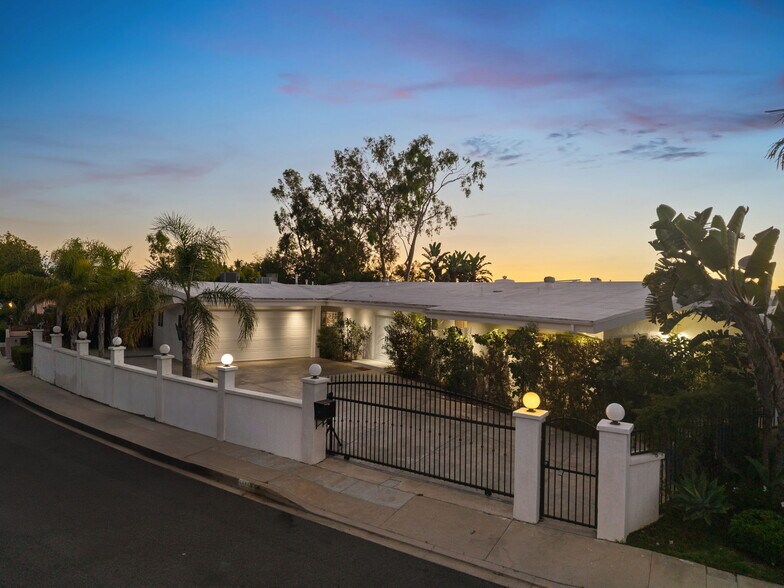 Building Photo - 1641 Tower Grove Dr