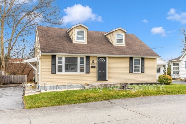 Building Photo - 11025 Rosewood Dr