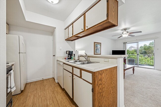 Building Photo - 18617 Egret Bay Blvd