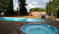 Building Photo - 4 Bedroom w/ POOL and Huge yard!