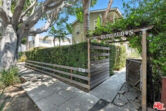 Building Photo - 2710 Arizona Ave