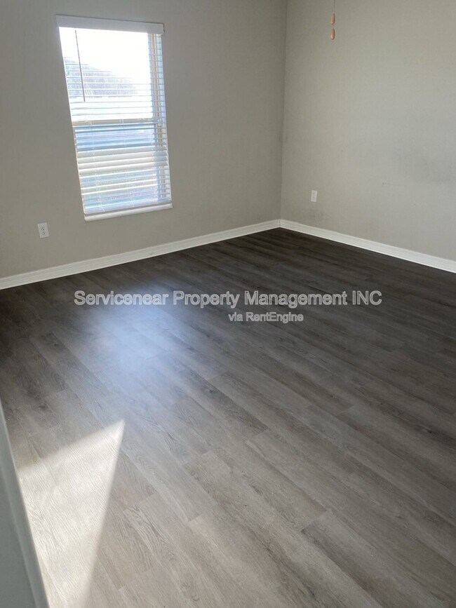 Building Photo - 13611 Wild Ginger St