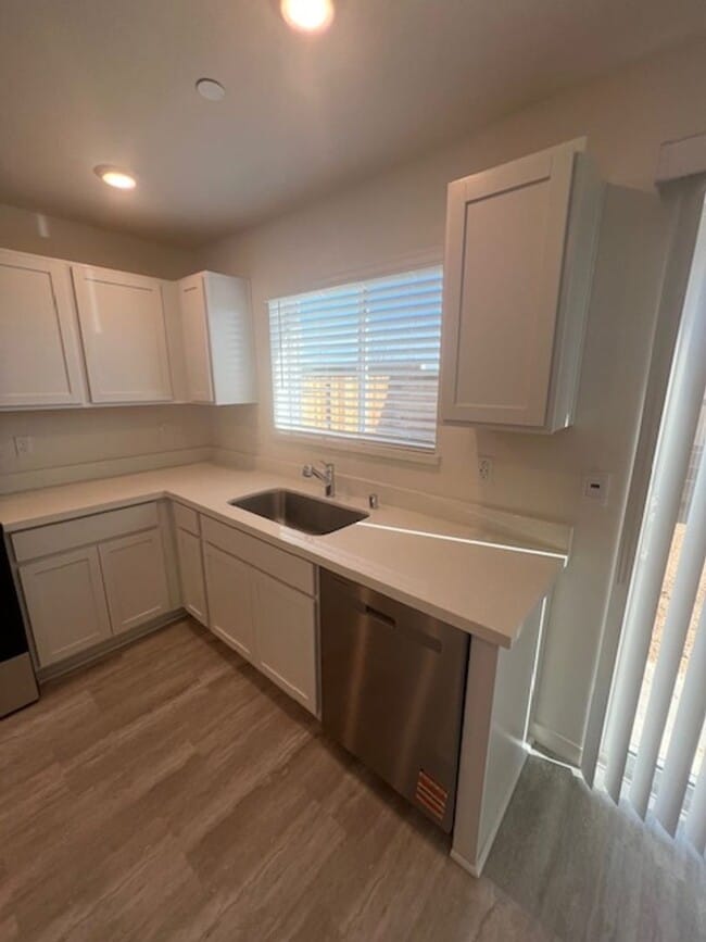 Building Photo - Brand New DR Horton Solar Smart Home with 4 Bedrooms.