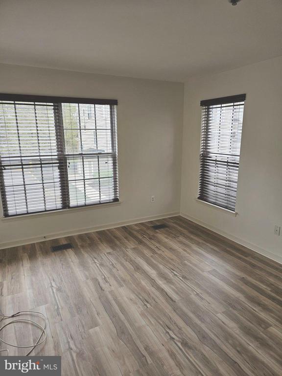 Building Photo - 922 Pine Forest Ln
