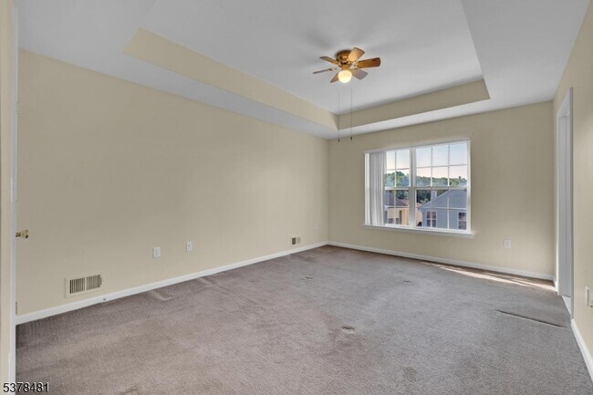 Building Photo - 18 Brock Ln