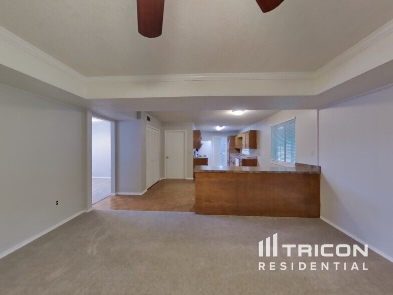 Building Photo - 1805 Alder Dr