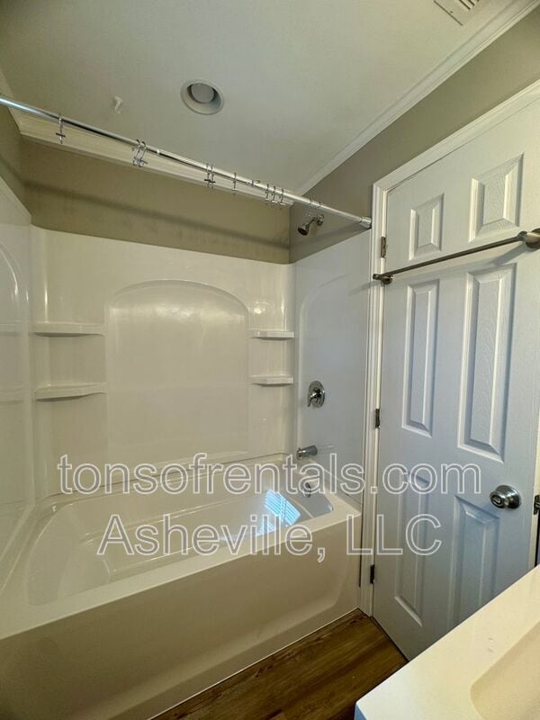 Building Photo - 1614 Brevard Rd