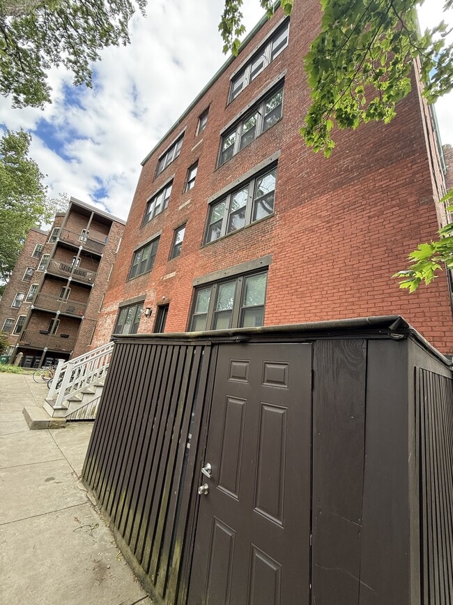 Building Photo - 367 Harvard St