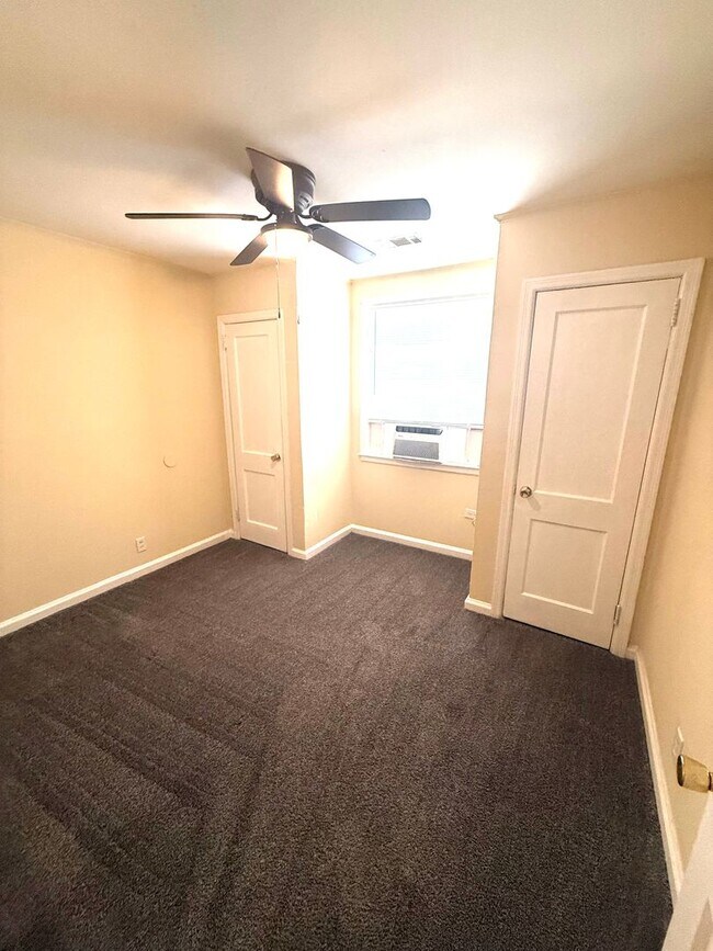 Building Photo - ** 3 Bed 1 Bath located off Woodley Road ** Call 334-366-9198 to schedule a showing