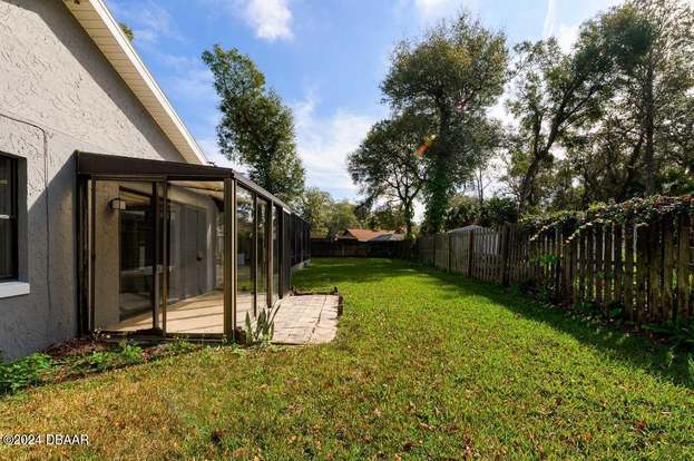 Building Photo - 4 Baywood Dr