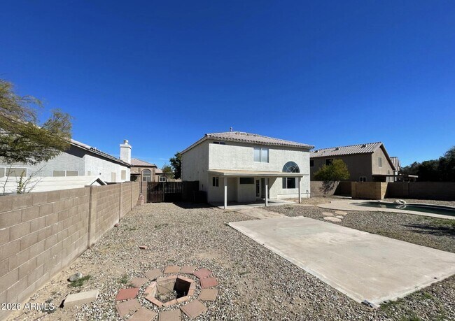 Building Photo - 10925 W Kaler Dr