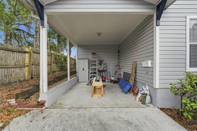 Building Photo - 1408 E Ridgewood St