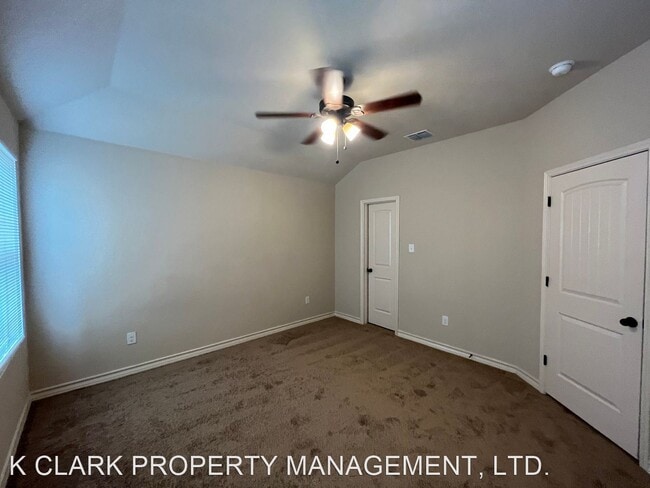 Building Photo - 3 br, 2.5 bath House - 6019 KARLY WAY #103