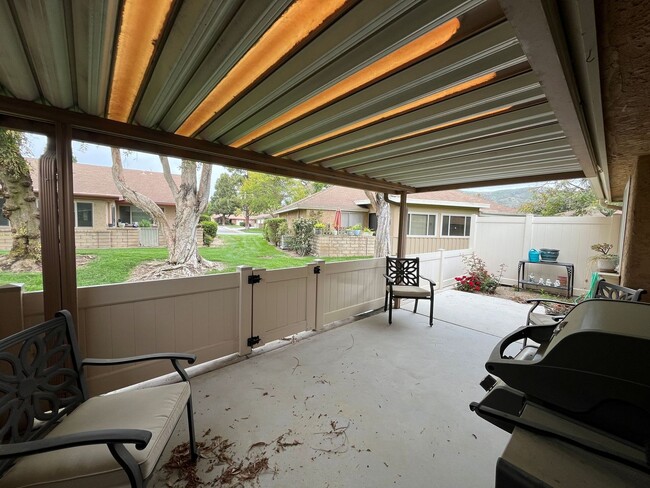 Building Photo - Senior community w/pool, spa, pickle ball ...