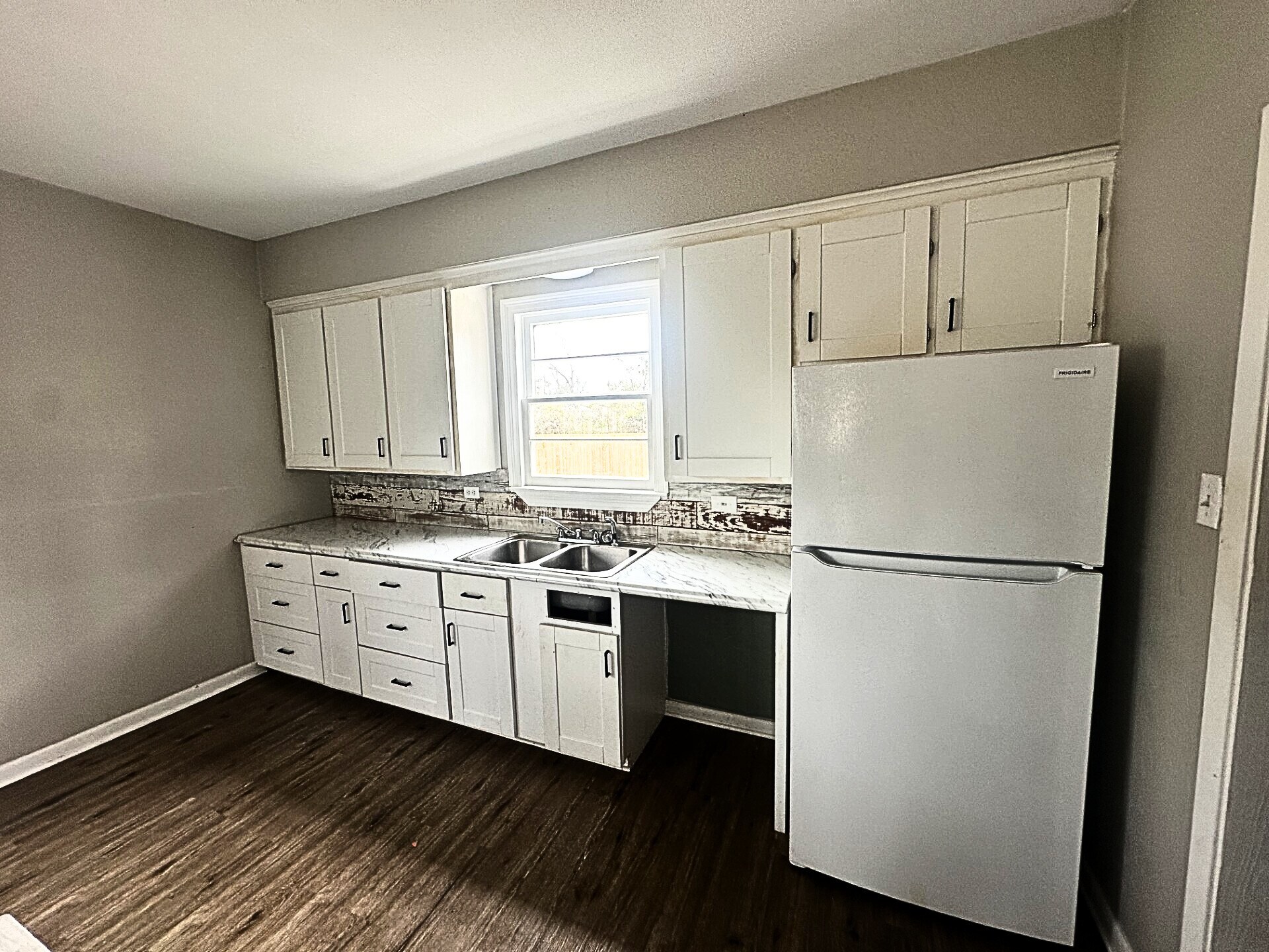 Building Photo - 408 E Michigan St