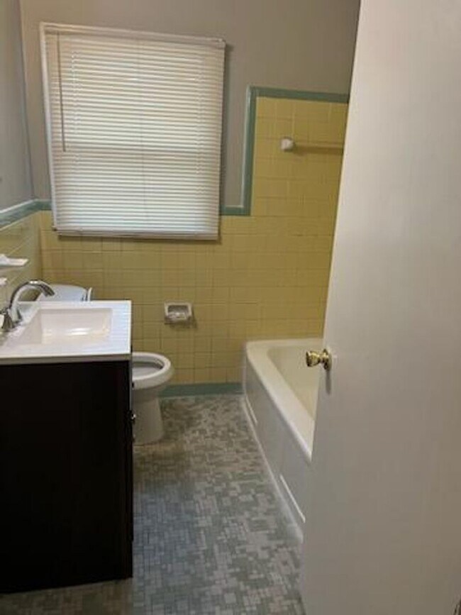 Building Photo - Stunning 4-Bedroom Home in Memphis - Space, Comfort & Style!