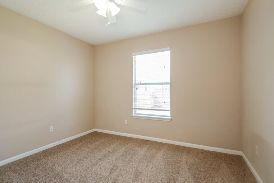 Building Photo - 2364 Tigress Ln
