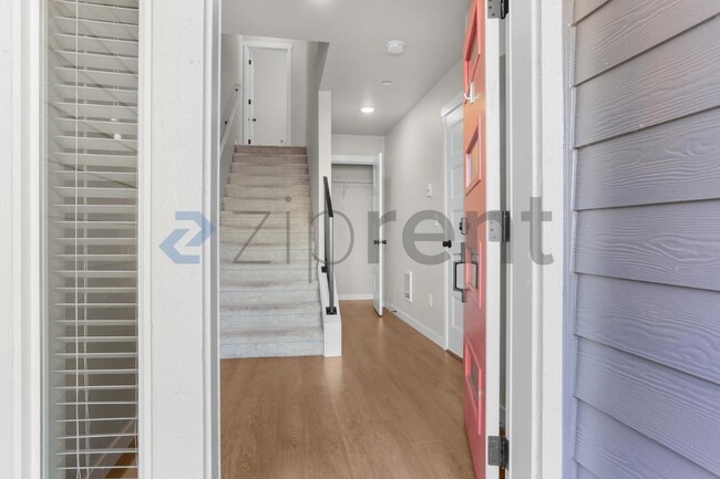 Building Photo - 13717 Admiralty Way