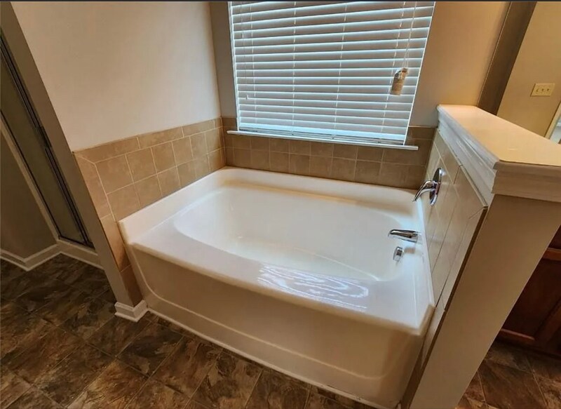 Building Photo - 1620 Townview Ln