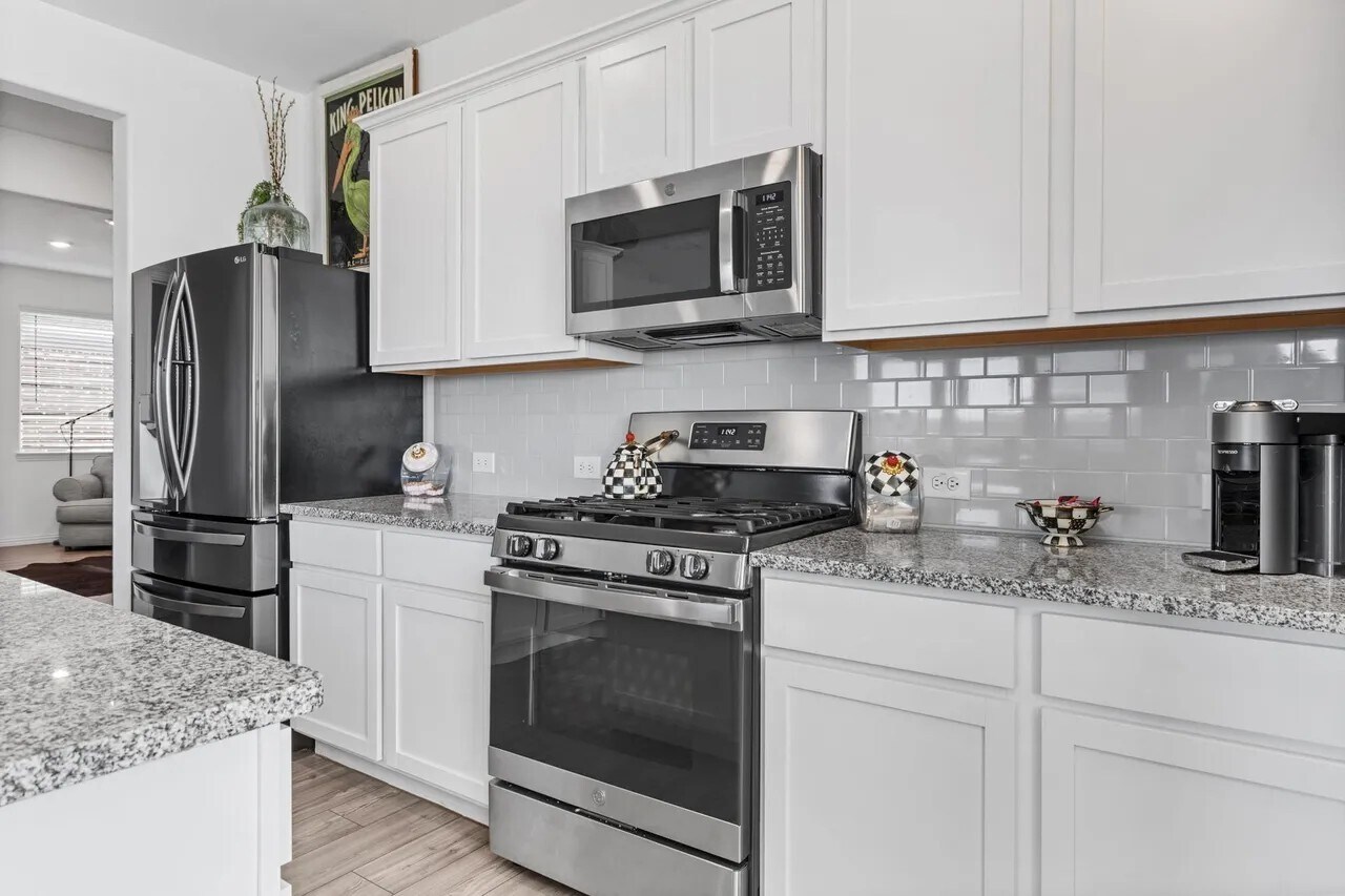 Building Photo - 7101 Crepe Myrtle Ave