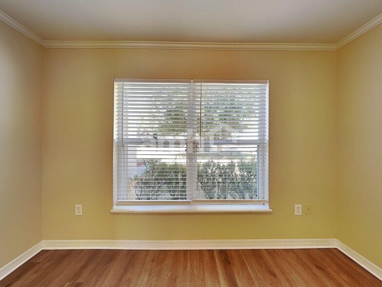 Building Photo - 574 Wekiva Bluff St