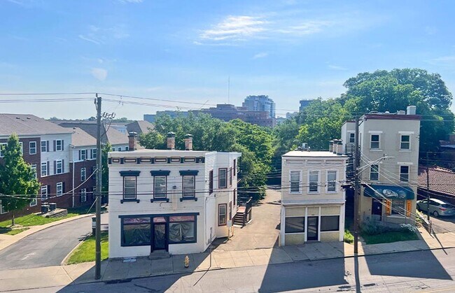 Building Photo - 3227 Jefferson Ave