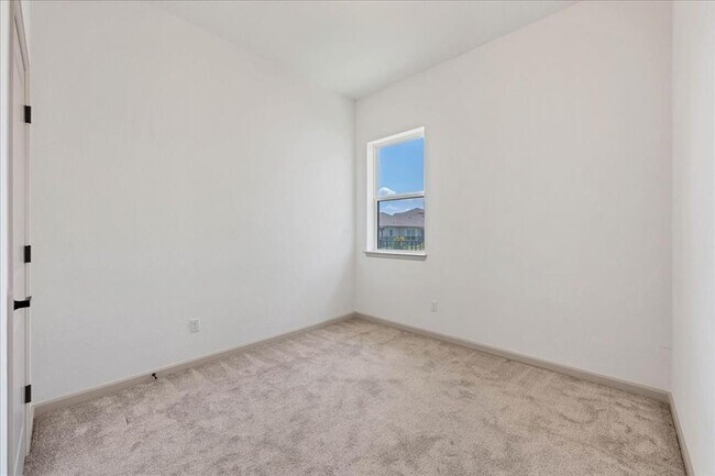Building Photo - 133 Monterey Oak Trl