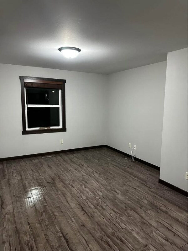 Building Photo - 1042 E Madison St