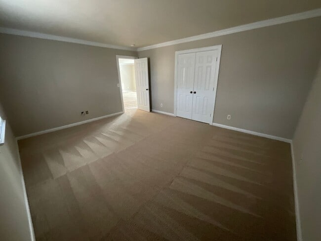 Building Photo - 1006 W Barton St