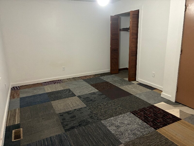 Building Photo - 3 Greywood Dr