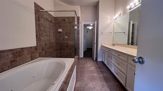 Building Photo - 2710 Hullsmith Dr