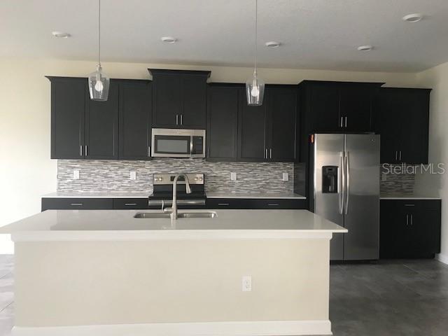 Building Photo - 15061 Evergreen Oak Loop
