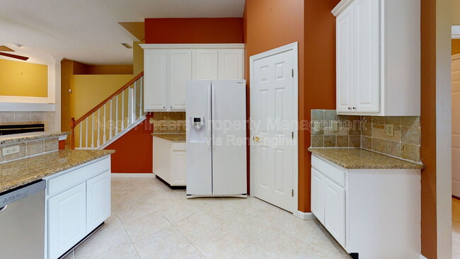 Building Photo - 11861 Lake Fern Dr