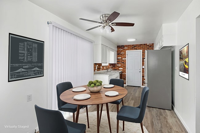 Building Photo - Newly Renovated